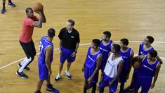 Kevin Durant Berbagi Ilmu di India