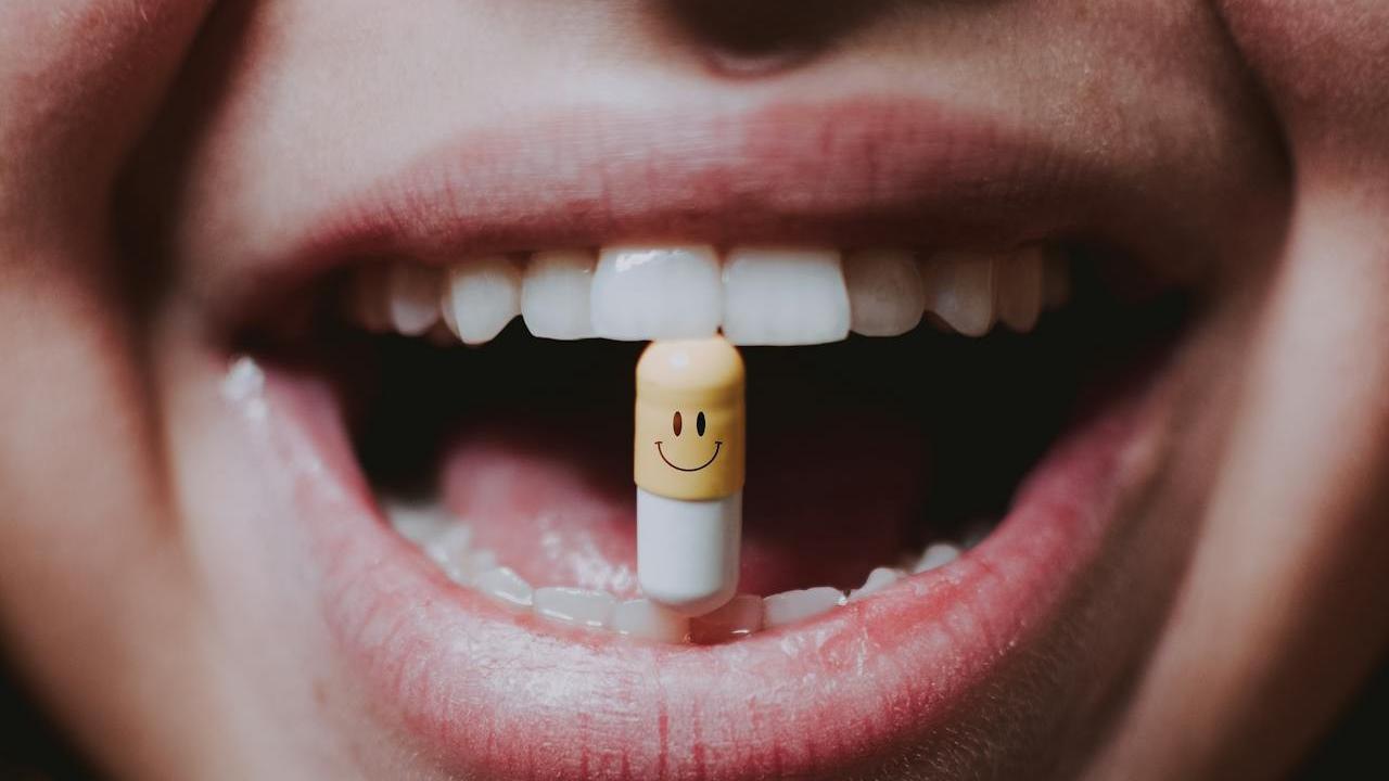 Ilustrasi Minum Obat