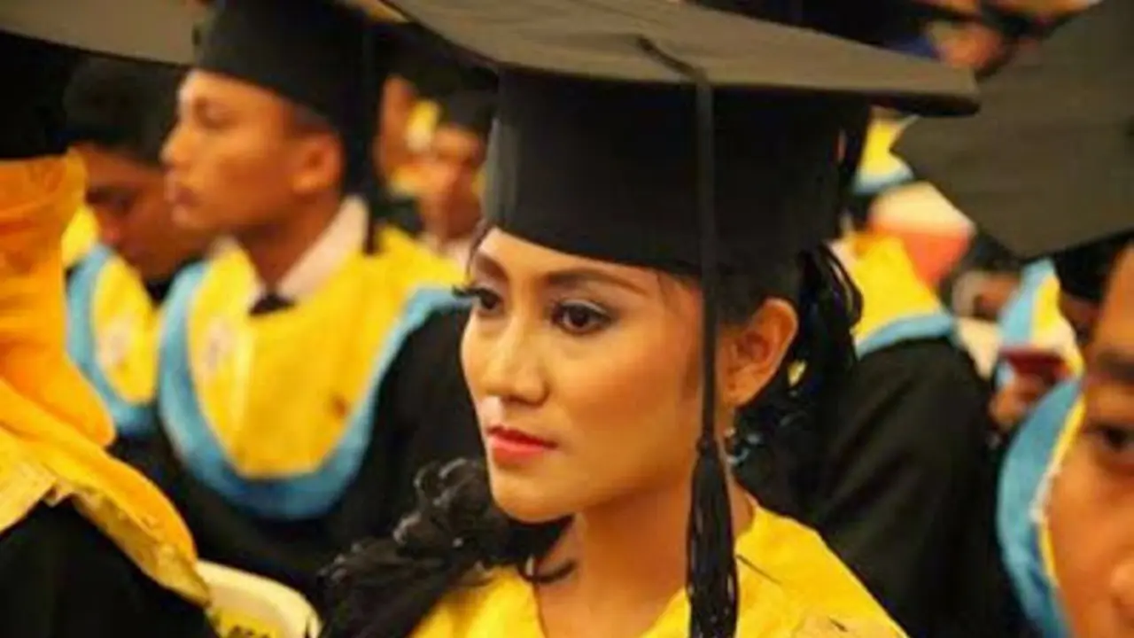 Siapa Sangka Mahasiswa Berprestasi Ini Pembantu Rumah Tangga
