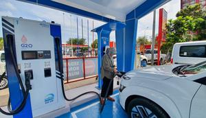 PLN memastikan SPKLU siap melayani dan memudahkan untuk masyarakat menggunakan mobil listrik selama periode mudik Lebaran 2023. (Dok PLN)