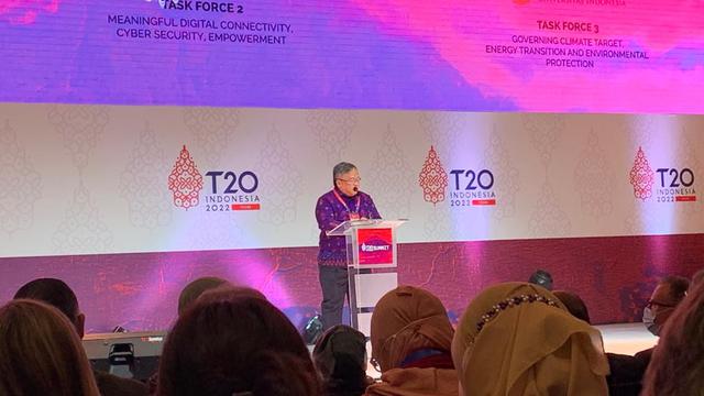 Prof. Bambang Brodjonegoro selaku Lead Co-Chairs dari T20 Indonesia dalam pidato pembukaan KTT T20 yang digelar di Nusa Dua, Bali pada 4-6 September 2022.(Liputan6/Benedikta Miranti T.V)