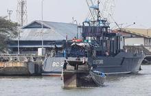 FOTO: TNI AL dan Bea Cukai Gagalkan Pengiriman Ballpress Ilegal di Perairan Sumut