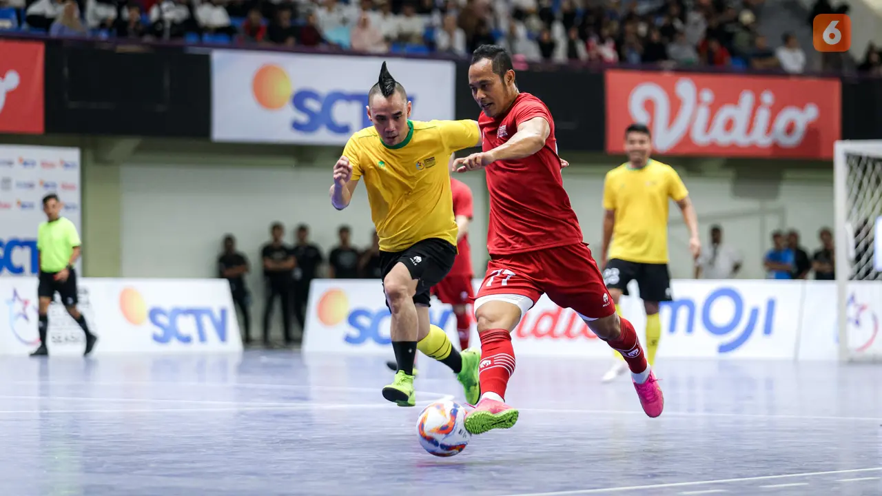 Foto: Aksi Para Veteran Timnas Indonesia saat Tanding di Futsal TOSI Season 3