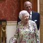 Ratu Elizabeth II dan sang suami Pangeran Philip (Neil Hall/Pool via AP)