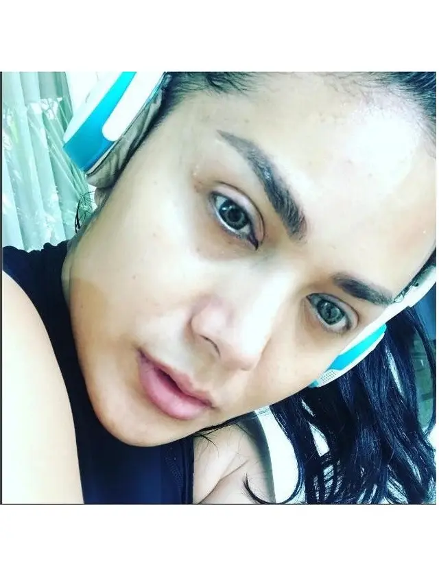 6 Potret Krisdayanti Tanpa Makeup, Bikin Pangling