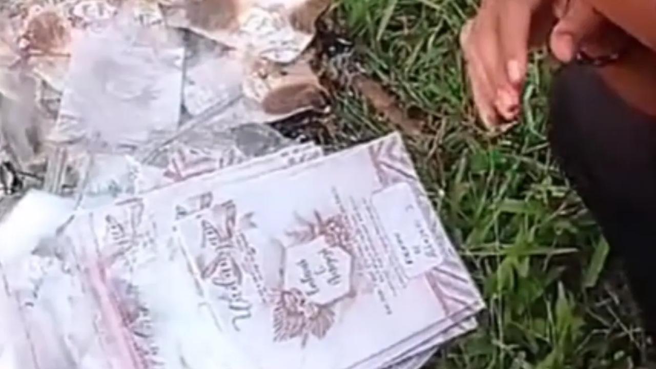Belakangan, beredar video Fahmi membakar surat undangan resepsi pernikahan yang sejatinya digelar 14 Juli 2023. Aksi bakar surat undangan itu diunggah akun TikTok milik Fahmi @fahmi_h07_.