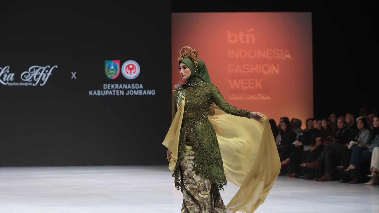 Batik Jombang Tampil di Indonesia Fashion Week 2026