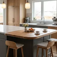 Desain dapur dengan meja sarapan menyatu pada ujung kitchen island. [AI Generated]