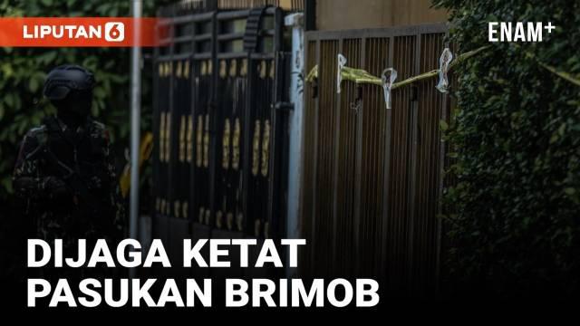Rekonstruksi kasus pembunuhan Brigadir J akan digelar hari Selasa (30/8) dengan menghadirikan para tersangka. Sejak pagi hari, rumah Ferdy Sambo di kawasan Duren Tiga Jakarta dijaga ketat pasukan Brimob bersenjata laras panjang.