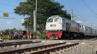 KA Malabar vs Truk Pasir di Klaten, 14 Perjalanan KA Terdampak