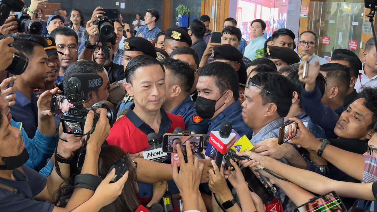 VIDEO: Jaksa Melotot! Penonton Riuh Protes Tom Lembong Divonis Penjara 4,5 Tahun, Dianggap Pro Kapitalis