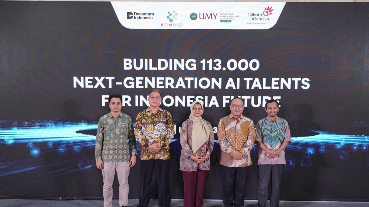 Direktur Utama Telkom Dian Siswarini saat acara Digistar Connect : Building 113.000 Next Generation AI Talents for Indonesia’s Future di Universitas Muhammadiyah Yogyakarta (UMY)
