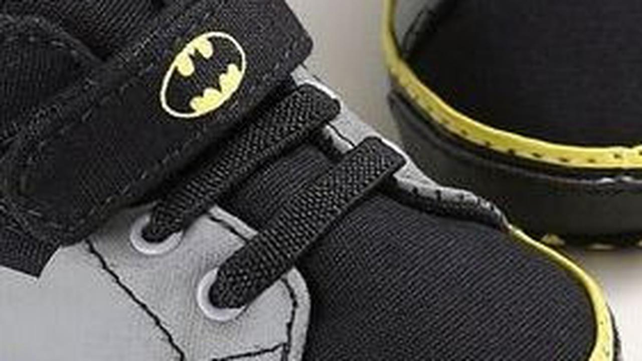 Cara Memilih Sepatu untuk Anak Laki-Laki, Perhatikan Hal ini