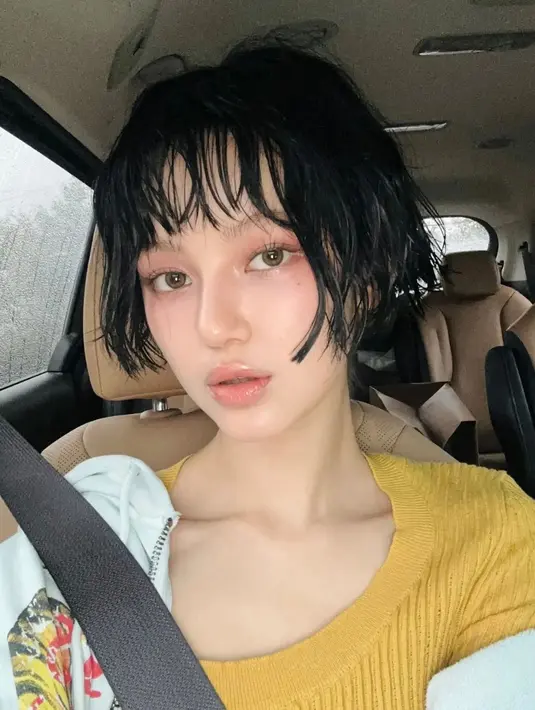 Danielle mengunggah beberapa potret selfie dirinya yang menawan dalam potongan rambut super pendek. [Foto: Instagram/danielle___newjeans]