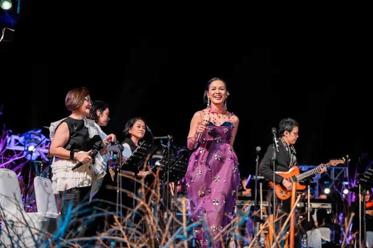 Hormat Andien untuk Titiek Puspa di International Golo Mori Jazz 2025, Nyanyi Kupu-Kupu Malam dan Bimbi
