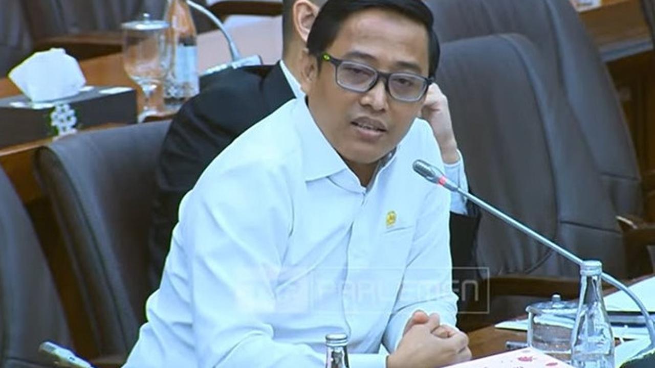 VIDEO: Komisi VI Emosi Chat WA Dicueki Bos BUMN Pupuk "Malu Saya, Wajib Dihormati!"