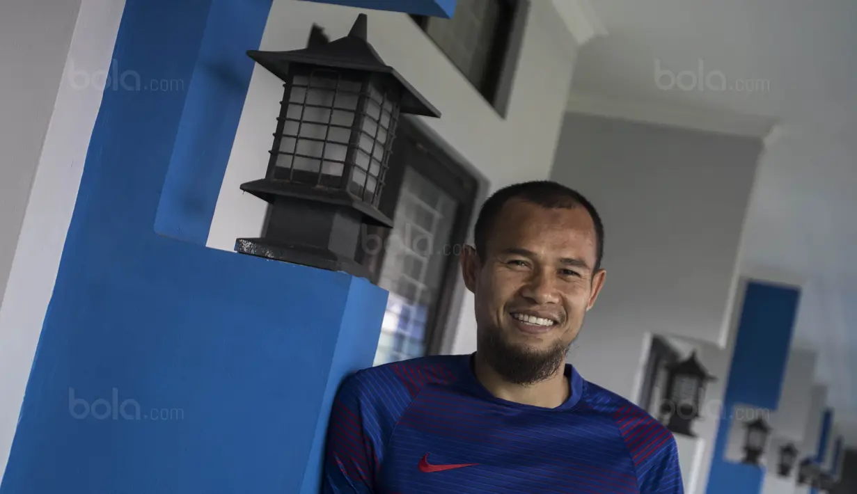 Bek Persib, Supardi Nasir, saat berada di Mess Persib, Jawa Barat, Kamis (20/7/2017). Persib bersiap menghadapi Persija pada laga Liga 1. (Bola.com/Vitalis Yogi Trisna)