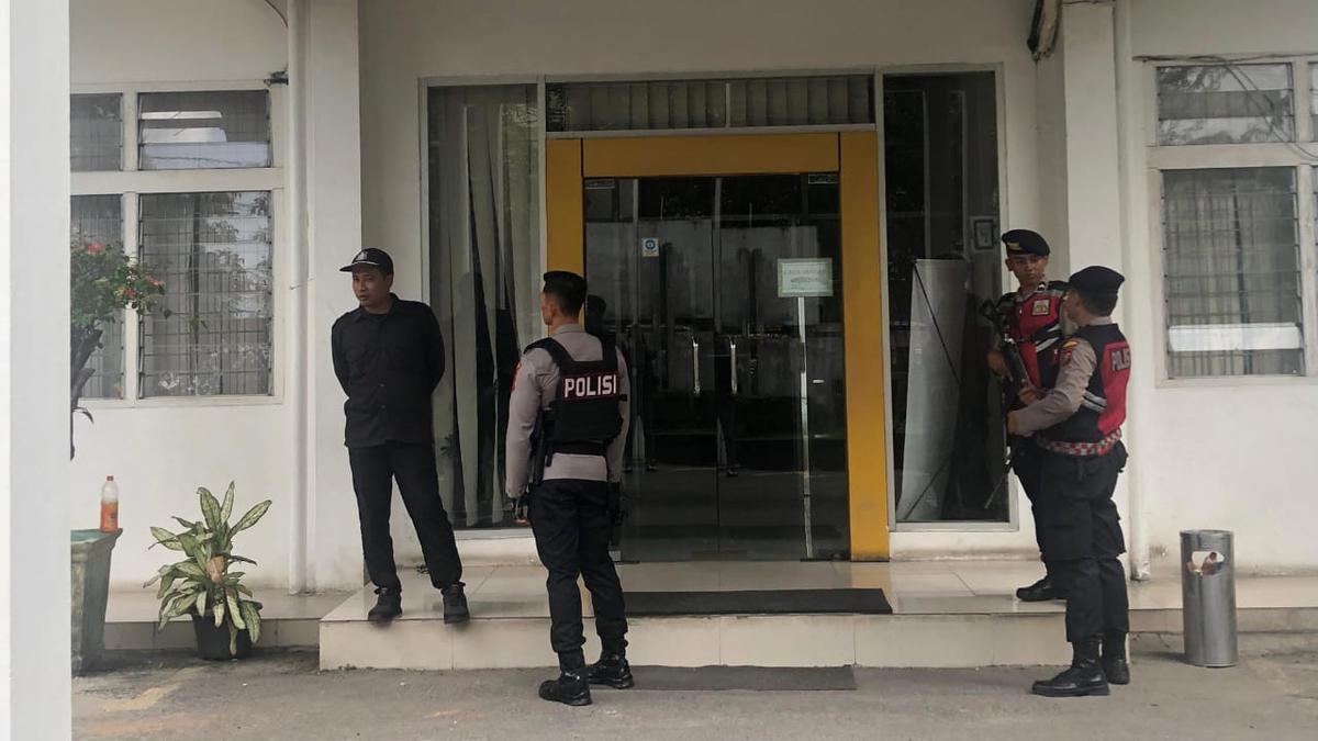 Topan Ginting Terjaring OTT, KPK Geledah Kantor Dinas PUPR Sumut di Medan
