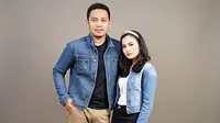 Outfit Foto Studio, Tampil Stylish dan Percaya Diri