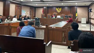 Lodewyk Pusung Minta Status Tersangka Korupsi MBG Dicabut