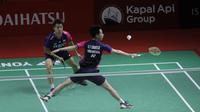 Di nomor ganda putra, Indonesia meloloskan dua pasangan ke semifinal, Marcus Fernaldi Gideon/Kevin Sanjaya Sukamuljo dan Fajar Alfian/Muhammad Rian Ardianto. The Minions sebagai unggulan pertama lolos usai menang rubber game atas ganda putra Malaysia unggulan ke-8, Goh Sze Fei/nur Izzuddin. Di semifinal Marcus/kevin akan menantang pasangan muda Cina, Liang wei Keng/Wang Chang. (Bola.com/Ikhwan Yanuar)