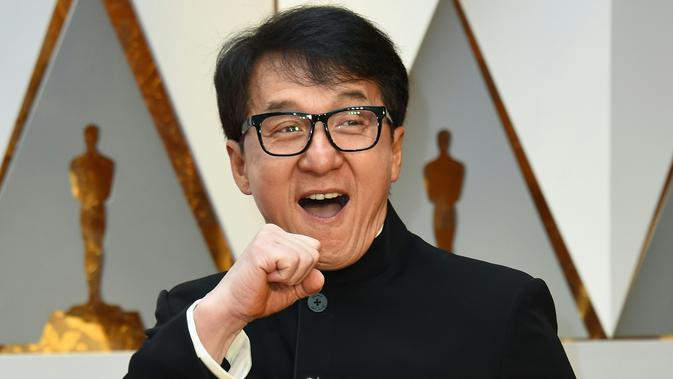 Aneka Hoaks Jackie Chan: Dari Meninggal, Pensiun, hingga Mualaf