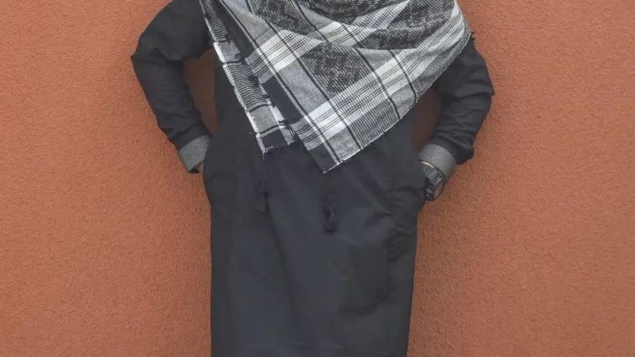 4. Perhatikan Warna dan Motif Serban yang Sesuai dengan Style