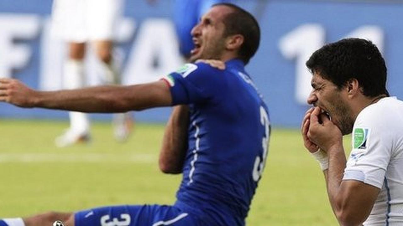 Luis Suarez - Giorgio Chiellini (2014)