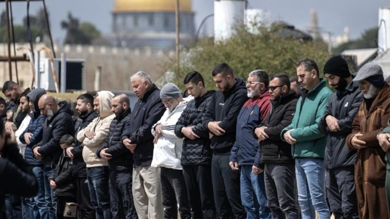 Israel Kembali Larang Shalat Jumat di Al-Aqsa Empat Pekan Berturut-turut di Tengah Konflik Iran