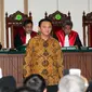 Basuki Tjahaja Purnama (Ahok) bersiap menjalani sidang lanjutan dugaan penistaan agama di Gedung Auditorium Kementerian Pertanian, Jakarta, Selasa (3/1). Sidang keempat kasus Ahok ini digelar secara tertutup. (Liputan6.com/Irwan Rismawan/Pool)