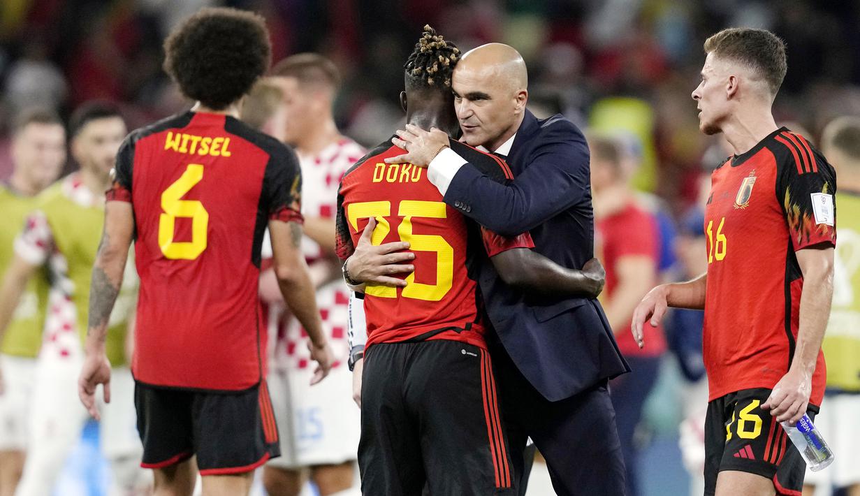 Timnas Belgia gagal total di Piala Dunia 2022 karena langsung tersingkir di fase grup. Pelatih Roberto Martinez akhirnya mengundurkan diri lantaran menilai dirinya gagal membawa generasi emas Belgia meraih juara. (AP /Thanassis Stavrakis)