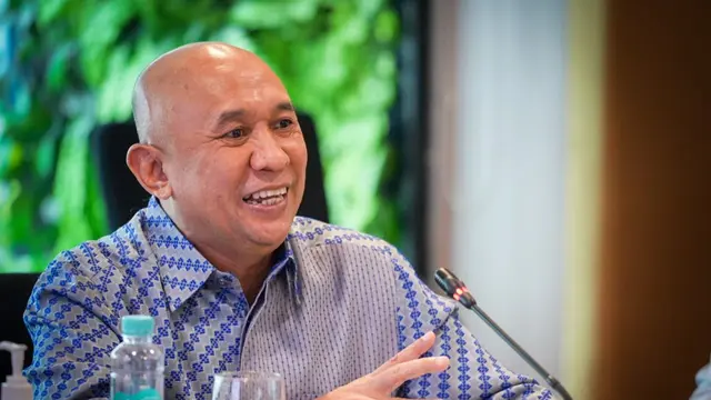 Kolaborasi dengan Menteri BUMN Erick Thohir dan Pertamina, Menteri Koperasi dan UKM Teten Masduki meluncurkan Program Solusi Nelayan. (Dok Kemenkop UKM)