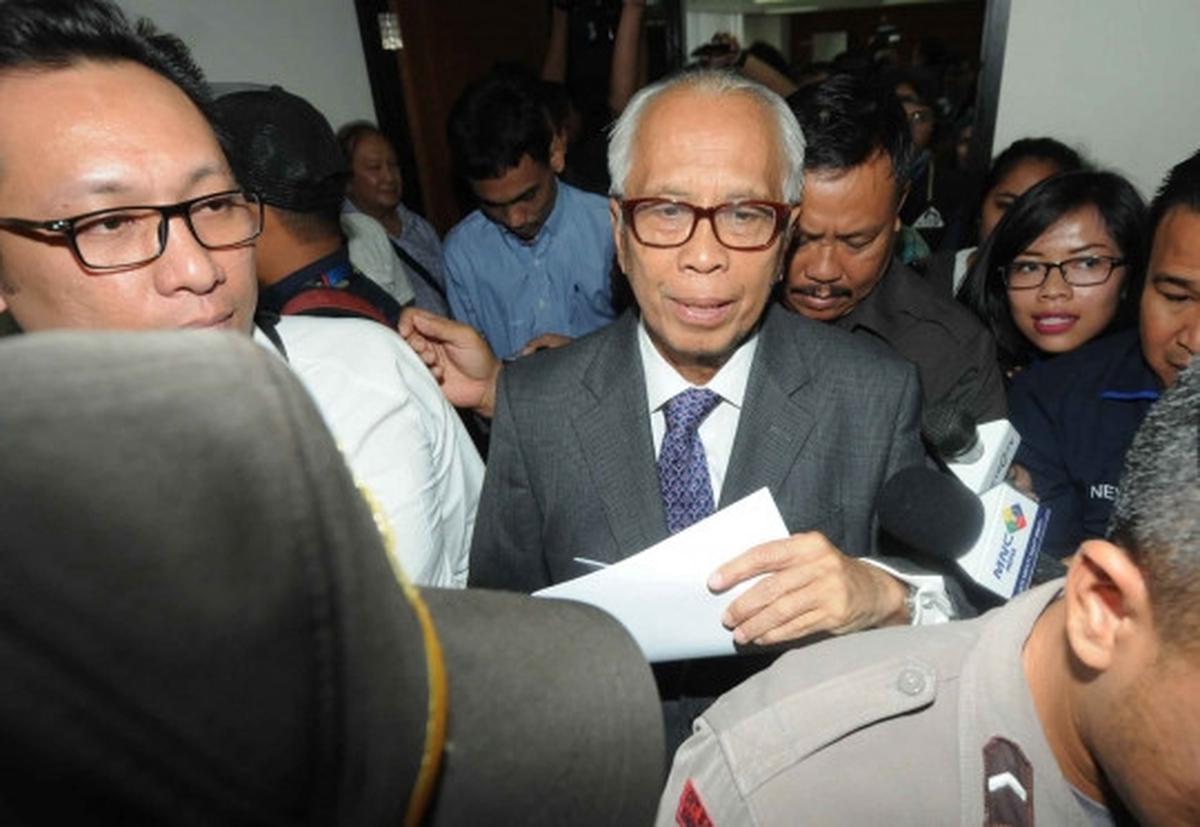 Hakim izinkan OC Kaligis berobat, sidang perdana kembali ditunda