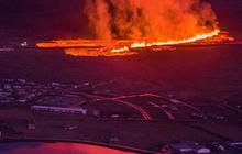 FOTO: Dahsyatnya Letusan Gunung Api di Islandia, Lava Pijar Mengalir ke Kota dan Bakar Rumah-Rumah Penduduk