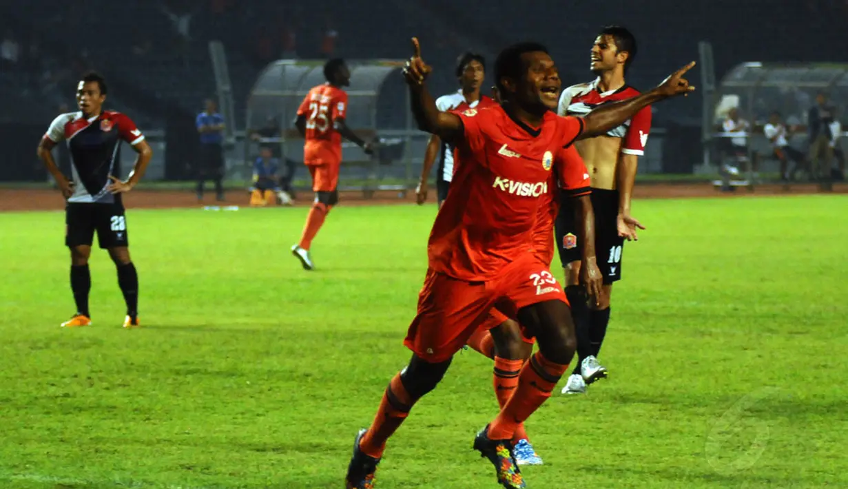 Selebrasi Victor Pae (Persija Jakarta) usai menjebol gawang Persijap Jepara dalam laga lanjutan ISL di stadion GBK Jakarta, (26/5/2014). (Liputan6.com/Helmi Fithriansyah)