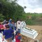 Tempat Pemakaman Umum (TPU) Kristen Simalingkar B, Kecamatan Medan Tuntungan, Kota Medan, Sumatera Utara (Sumut), longsor akibat tergerus arus sungai