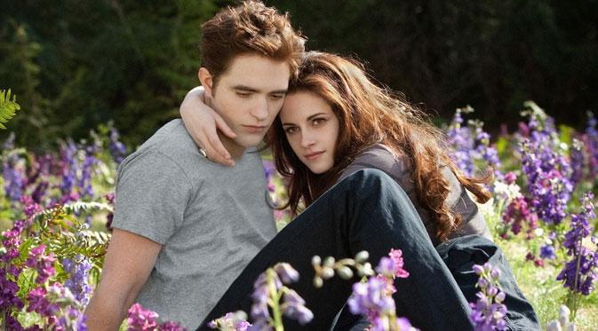The Twilight Saga akhirnya kembali lewat sebuah rentetan film pendek yang digagas oleh Lionsgate Pictures dan situs jejaring sosial Facebook
