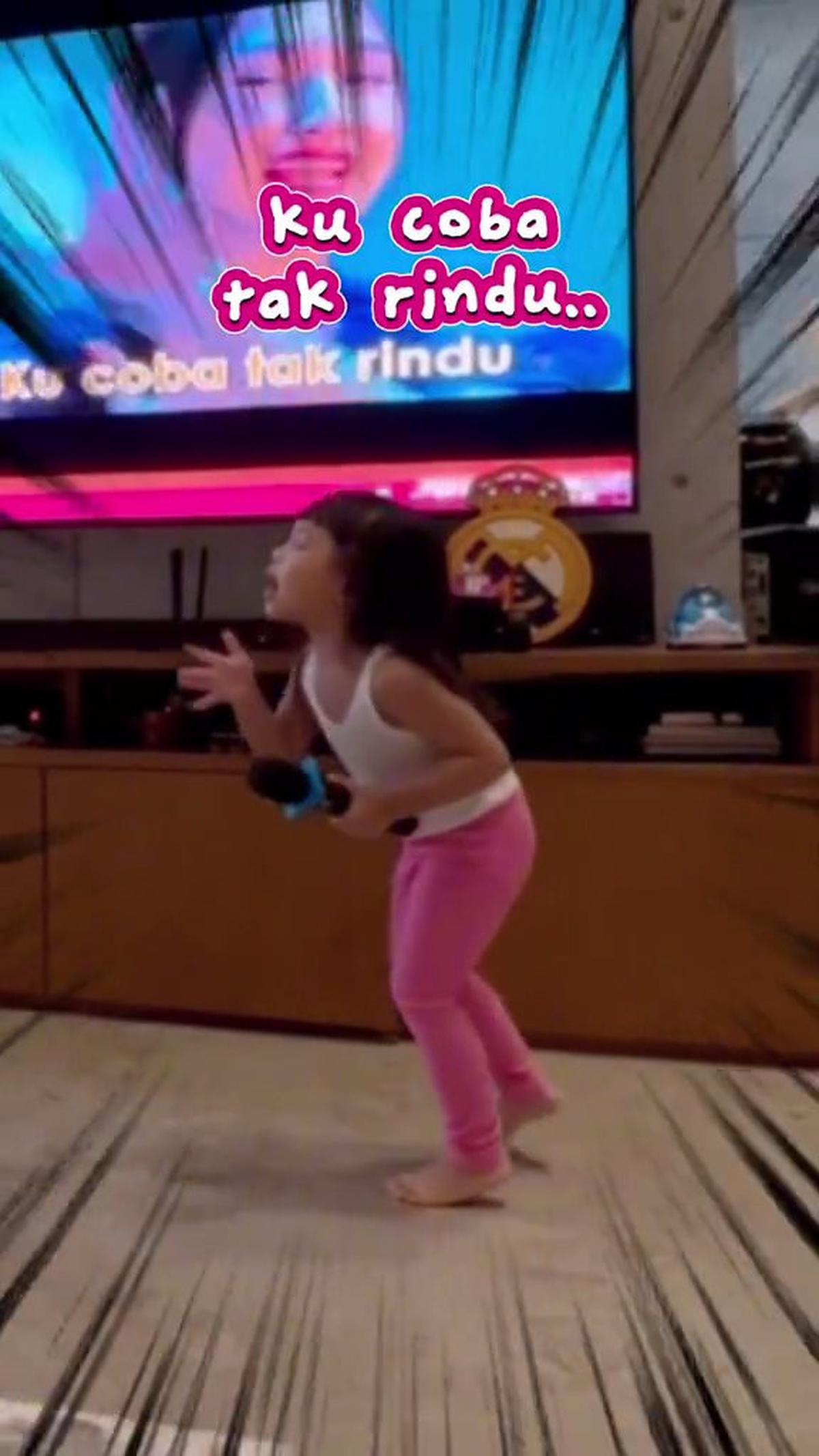 Momen Ameena Anak Atta dan Aurel Karaokean Bareng Kris Dayanti, Guru Vokalnya Langsung Diva Indonesia