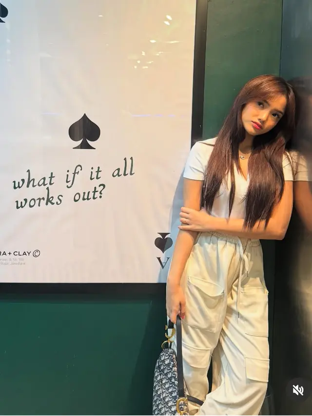 Gaya Fuji Liburan di Bali. [@fuji_an]