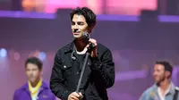 Joe Jonas Bantah Keras Isu Pakai Kokain di Panggung, Ngaku soal Marijuana pada Masa Lalu