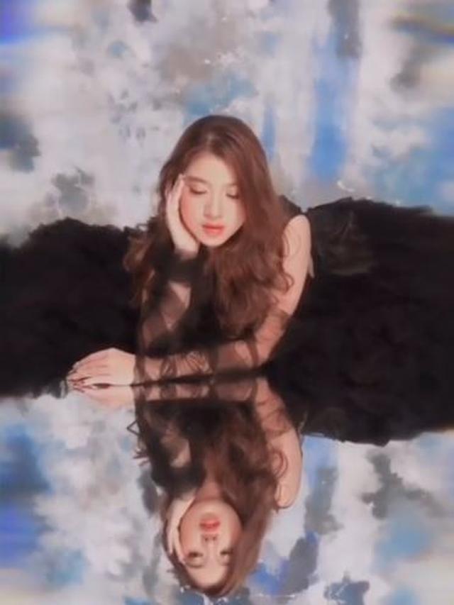 6 Gaya Pemotretan Tiara Idol dengan Tema 'The Illusion', Terinspirasi Blackpink