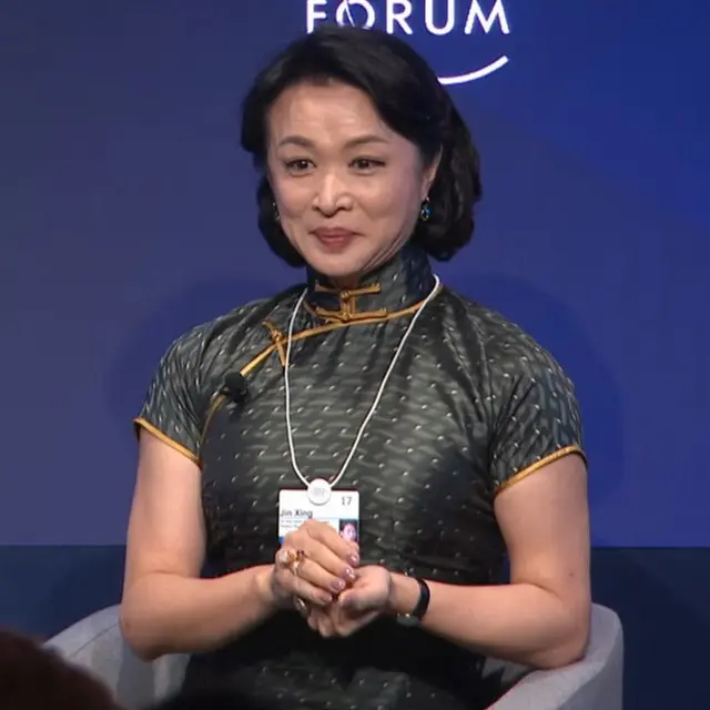 Profil Jin Xing Transgender dari China, Anak Perwira Militer yang ...