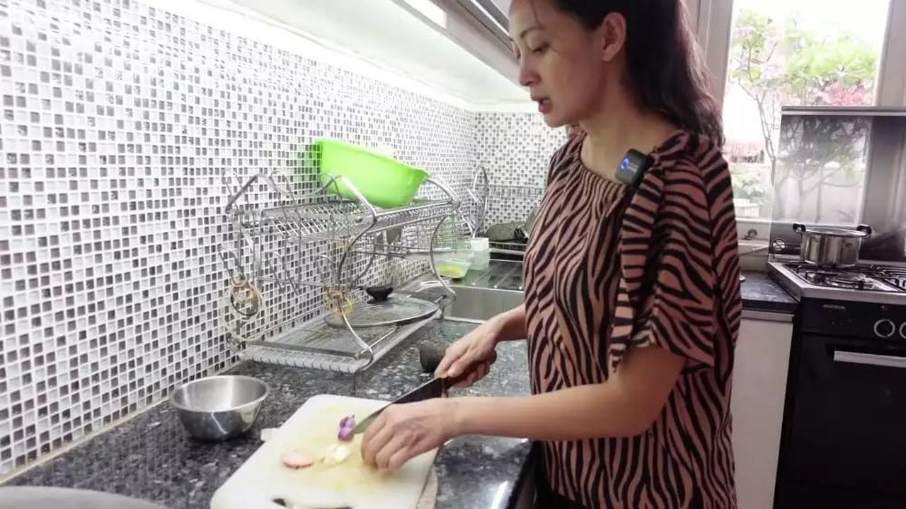 Della Puspita Vakum dari Dunia Entertainment, Cek Kondisi Dapur Mewahnya yang Elegan dan Luas