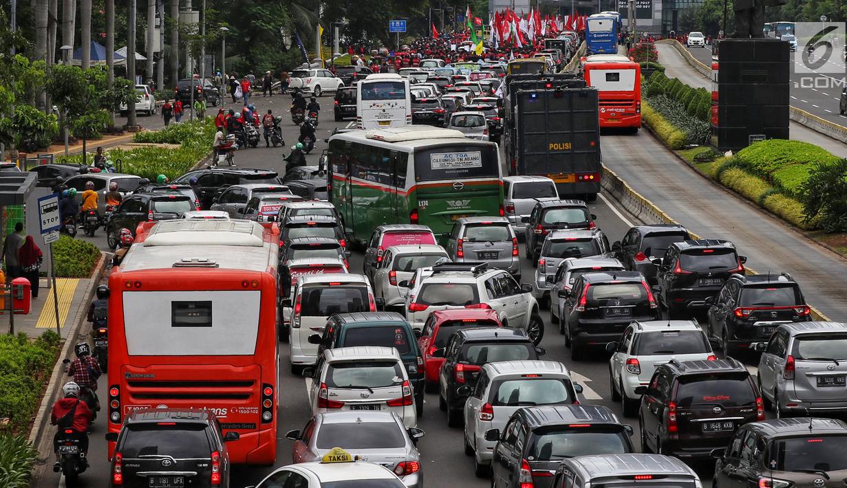FOTO: Hari Buruh, Jalan Sudirman-Thamrin Macet - News ...