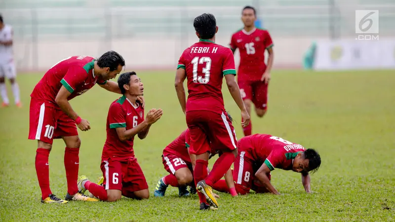 Pemain Timnas Indonesia U-22 merayakan gol Evan Dimas Darmono pada perebutan medali perunggu SEA Games 2017 melawan Myanmar, Selasa (29/8/2017). (Liputan6.com/Faizal Fanani)