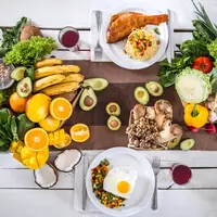 Salah satu pola hidup sehat yang banyak diterapkan adalah menu plate balance atau pola makan yang seimbang. (Foto/dok: Freepik/pvproductions)