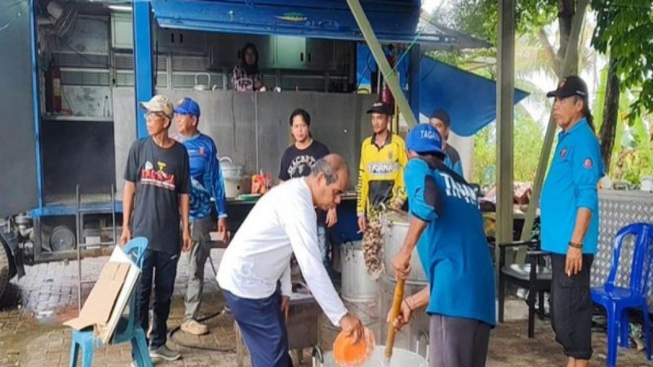 Dapur Umum Banjir Banjar Beroperasi, Layani Ribuan Korban Terdampak