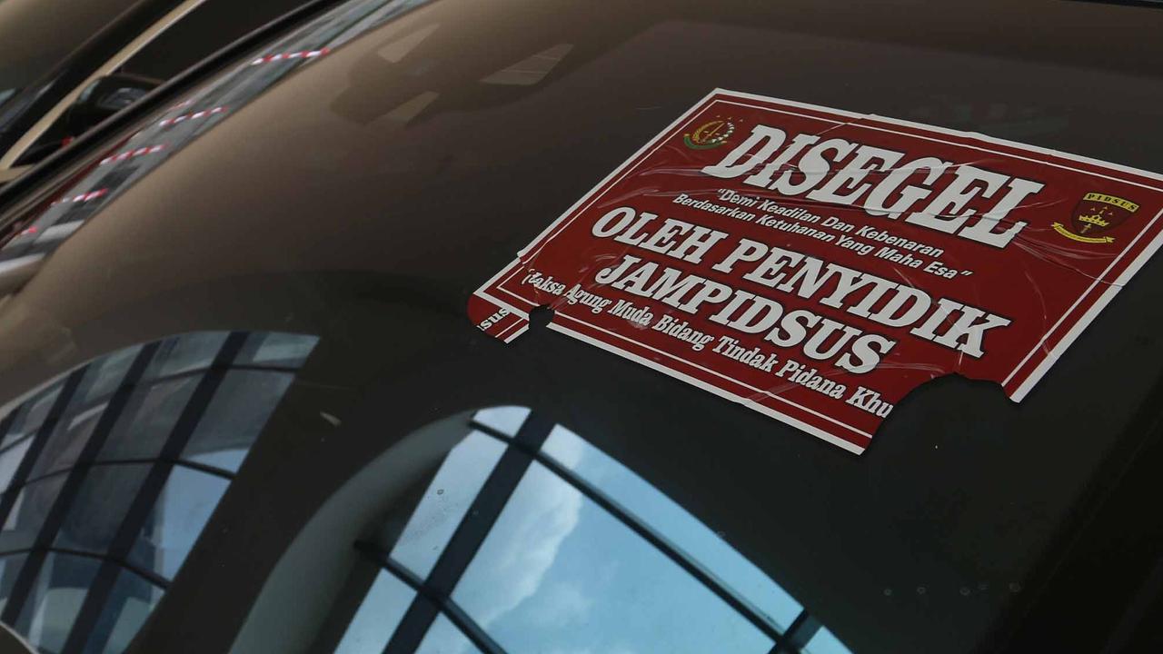 FOTO: Deretan Mobil Mewah Riza Chalid Disita Kejagung,  Terseret Kasus Korupsi Minyak Rp 285 Triliun