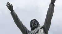 Patung Yesus Buntu Burake yang ada di Tana Toraja Sulawesi Selatan merupakan patung Yesus tertinggi di dunia. 