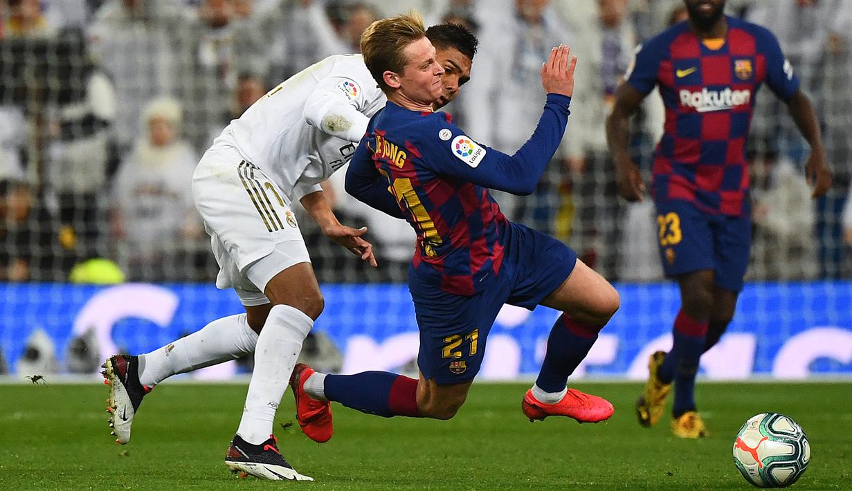 Selama berseragam Barcelona, De Jong sudah menjalani 26 pertandingan di Liga Spanyol 2019-2020. (AFP/Gabriel Bouys)